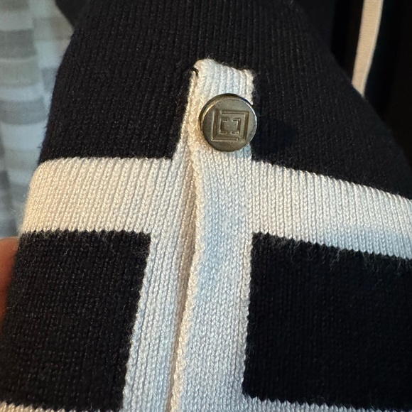 Liz Claiborne Black & Ivory 2-Piece Knit Set Top & Cardigan Size L/XL - Picture 7 of 9